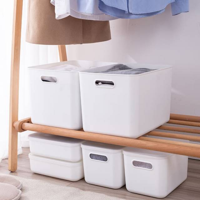 Caja de Plastico con Tapa 36x26x24cm 24L